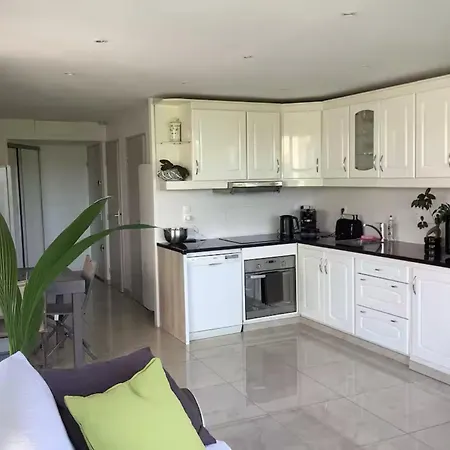 34m2 Avec La Terrasse 60m2, Apercu Mer, Parking, Clim, A 150 M,wi-fi, Piscine