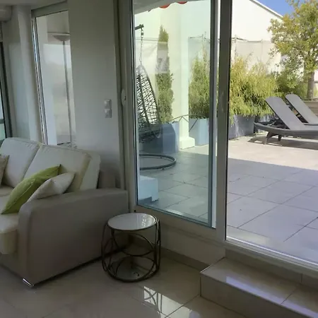 34m2 Avec La Terrasse 60m2, Aperçu Mer, Parking, Clim, à 150 M,wi-fi, Piscine *