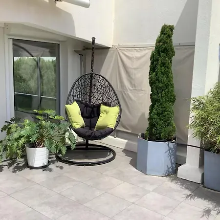Apartamento 34m2 Avec La Terrasse 60m2, Aperçu Mer, Parking, Clim, à 150 M,wi-fi, Piscine