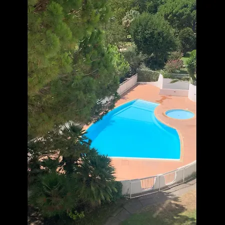 34m2 Avec La Terrasse 60m2, Aperçu Mer, Parking, Clim, à 150 M,wi-fi, Piscine